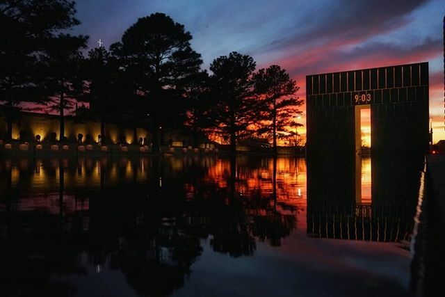 FreeFlowRising's tweet image. The West end of the OKC bombing memorial at sunset. ift.tt/35Fh1Wb