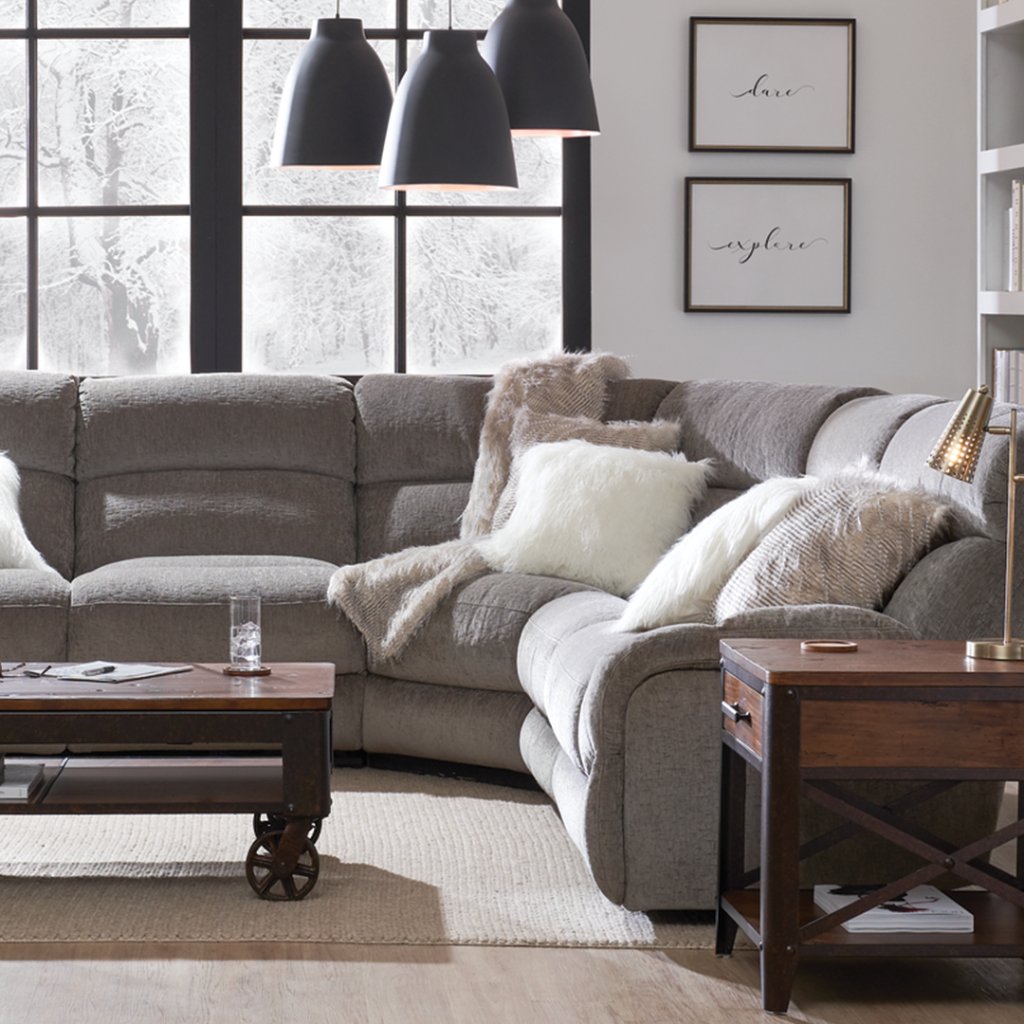 Full. Extension. Reclining. 🤯 BONUS: the pillows and the cozy throw are included. #designerlooks #comfortech #neverleavingthisspot