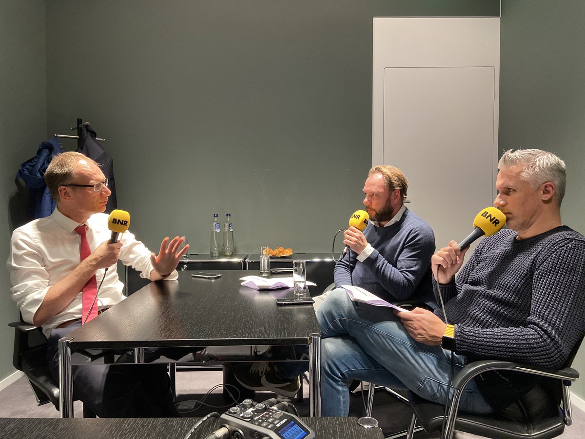 JeWiMaas's tweet photo. Morgen (10/01, 15.00-16.00 uur) @BNRautoshow : interview met Opel CEO Michael Lohscheller, over de nieuwe Insignia, de ambities van het Duitse merk, elektrificatie en meer! Luistert mee! #Opel #opelNL #OpelInsignia #TeamOpel #BNR https://t.co/mSI7AUqGRb