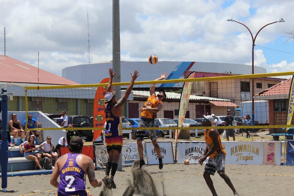 El voleibol playa regresa a la arena camerinocr.com/el-voleibol-pl…