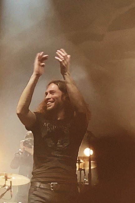 HANGEDHIGH's tweet image. who gave him the right to be so pretty i cannot-