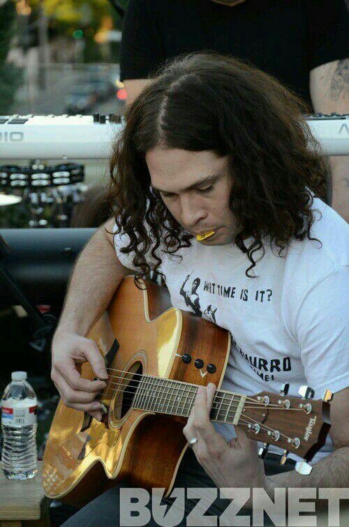 HANGEDHIGH's tweet image. who gave him the right to be so pretty i cannot-