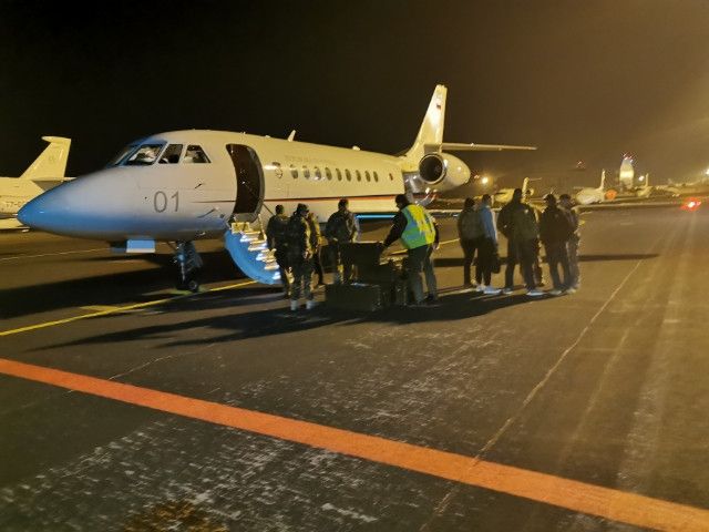 Šest pripadnikov 3. kontingenta Slovenske vojske na misiji Neomajna odločenost je prispelo v domovino gov.si/novice/2020-01…