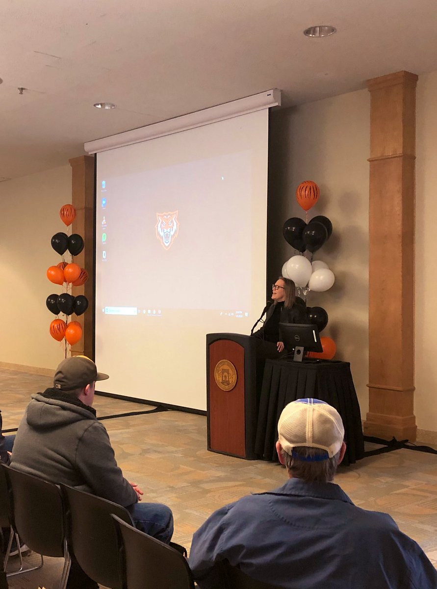 ISUOrientation's tweet photo. Dr. Lyn Redington, Vice President for Student Affairs and Enrollment Management, starting our Bengal Welcome! #SpringOrientation #IdahoState @lynredingtonisu https://t.co/WfNOeURXk6