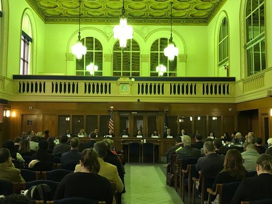 justcitydetroit's tweet photo. A recap of today's #MIJailsTaskForce vote: https://t.co/rxC96DZpUH. "Among the proposals is a recommendation to stop the practice of suspending a driver’s license for failing to appear in court or failing to pay court fines and fees" said @A_S_Alexander. https://t.co/QyEdbW4tYM