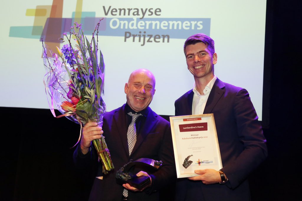 CScherders's tweet photo. Winnaar van de Rabobank Publieksprijs en Loek Nelissenprijs is Eric Thielen geworden. Gefeliciteerd #vop2020 #rabobankhorstvenray https://t.co/UcwvdFGiHH