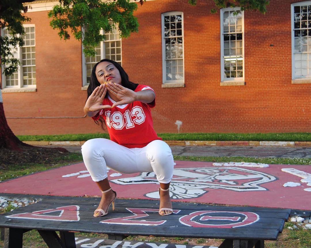 Holly_Lawson713's tweet photo. #DST1913 #13DaysofDelta #MidsUp #DST107 #BetaKappa1947 #SheREDy #FlyFive5 #LivingstoneCollege #JoyInOurSisterhood🐘 https://t.co/FS40nAtUHS