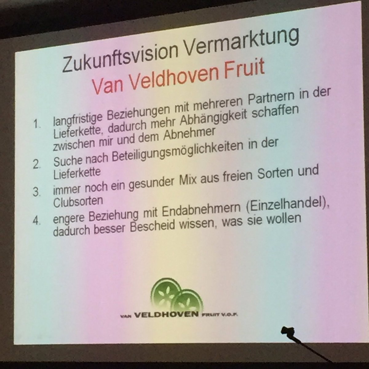 Mooie presentatie door Guido van Veldhoven in Bonn: Marketing macht der Apfel!