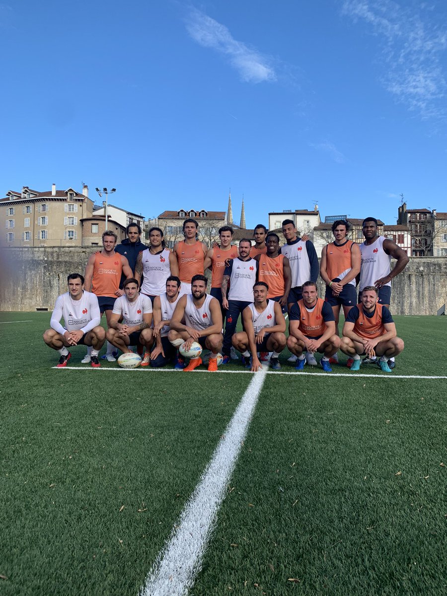 Entraînement collectif haute intensité dans un cadre magnifique.
Journée intense avec en point d’orgue une séance de musculation dans les locaux de <a href="/avironrugbypro/">Aviron Bayonnais</a> #france7 @JulienRobineau <a href="/FranceRugby/">France Rugby</a> #vitesse #collectif #duretmalin