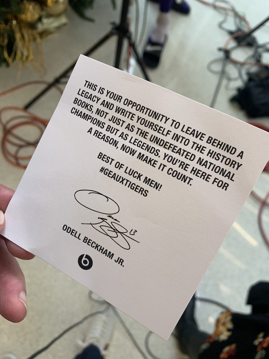 MartySmithESPN's tweet photo. .@obj sent the @LSUfootball Tigers new Beats headphones — with a message. https://t.co/bEs5PJcPJd