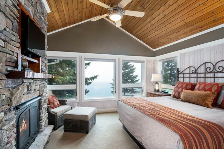 LarsmontCottage's tweet photo. Save over $175 on a 1-bedroom lakeside cottage for 2-nights or book a cottage guest room for only $79! Check out our latest 🔥Last-Minute Hot Deals 👉https://t.co/XSKF0lpiBi https://t.co/mUrBIkJfjO