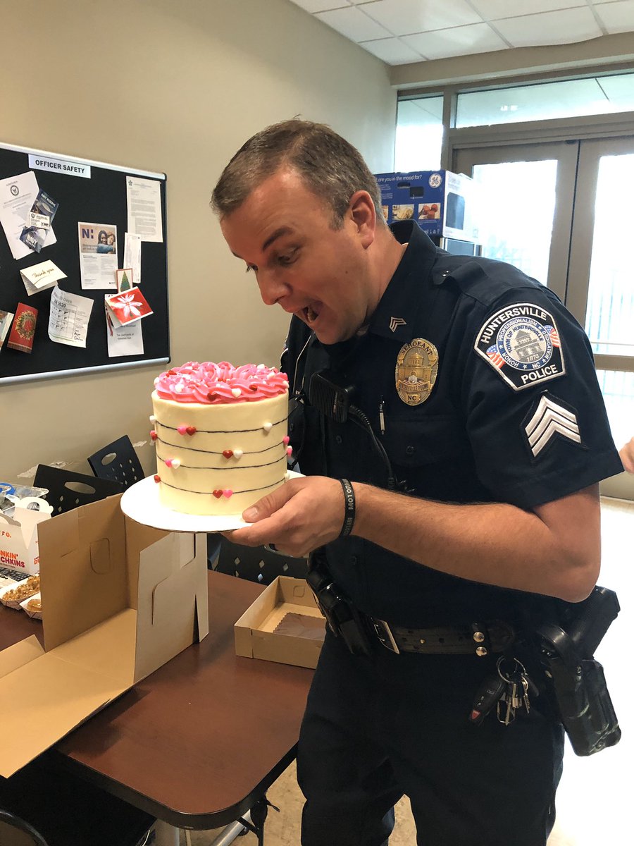 HuntersvillePD's tweet photo. Thank you Jim and Joanne, the Roth Family, and the Munger Family for the tasty treats! #NationalLawEnforcementAppreciationDay #Thankful #WeLoveOurCommunity #TheyGone #PowerRings #PoPoKryptonite #BeltGettingTight #MayHaveToWorkoutLater #HuntersvillePD https://t.co/alqRiqLCnz
