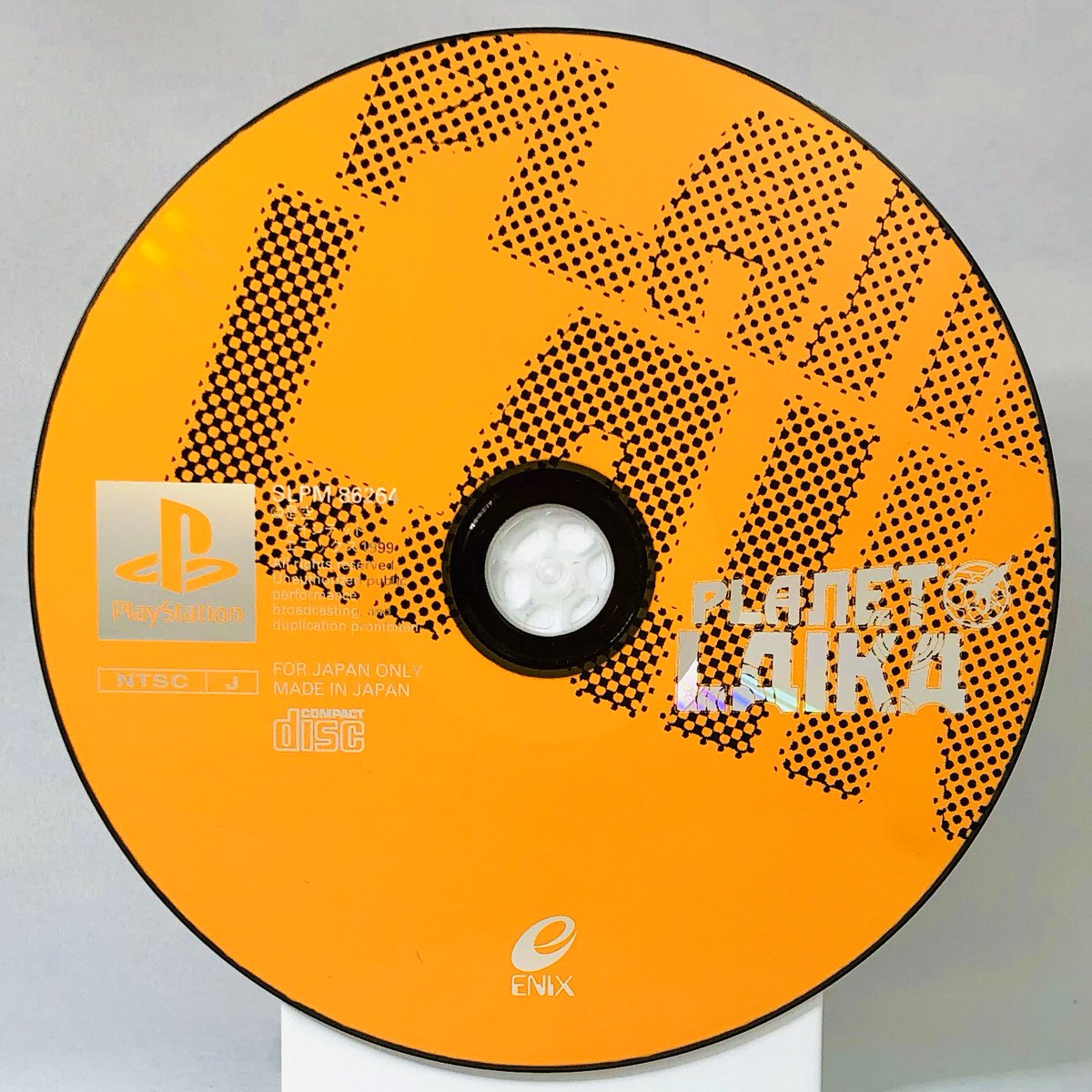 PLANET LAIKAENIXPlayStation, 1999Archives :  https://www.instagram.com/gamediscbeauty/ 