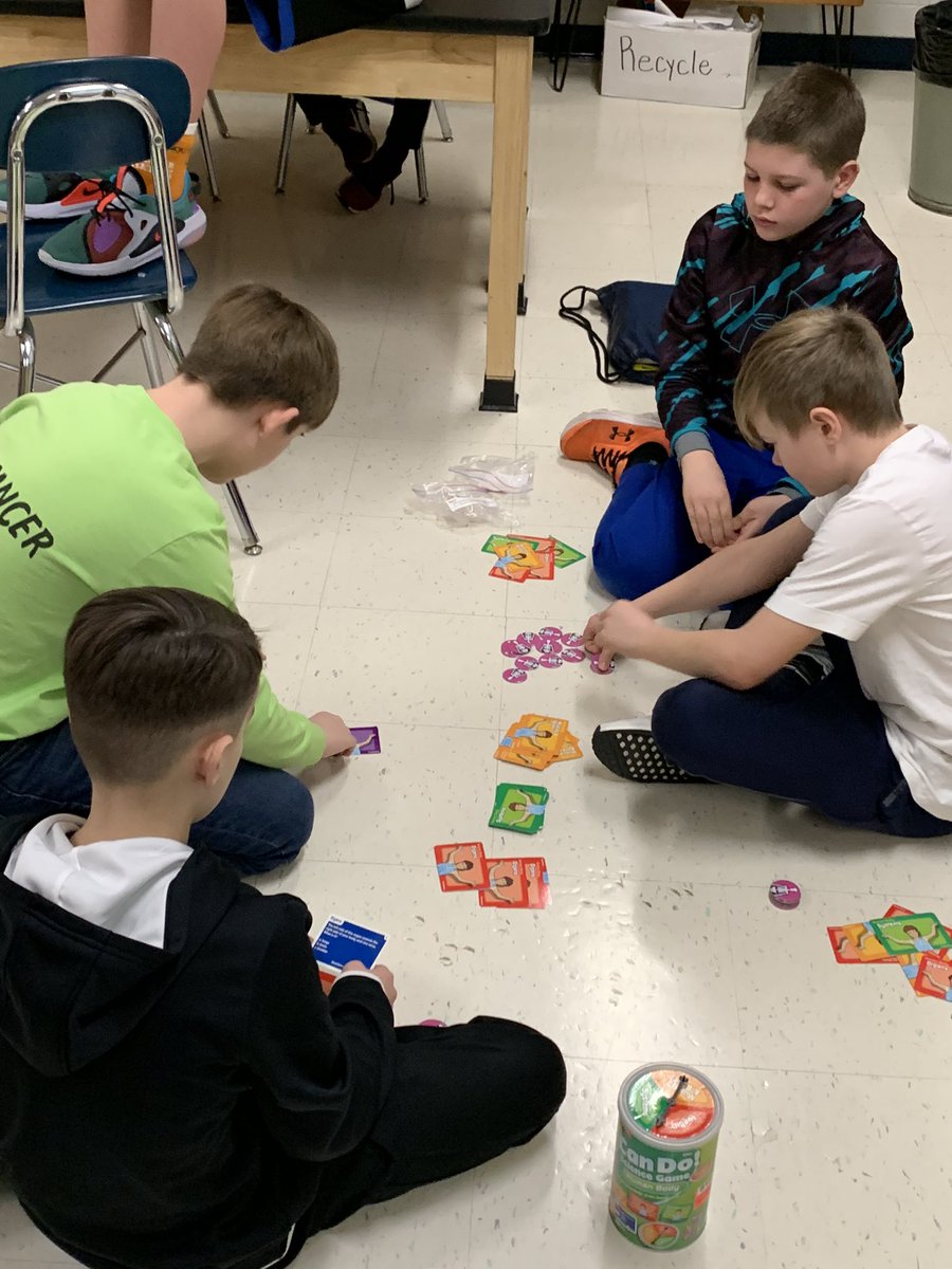 lcscience6's tweet photo. Busy day with human body stations! #LCMSPTB https://t.co/1fEUjojZr0