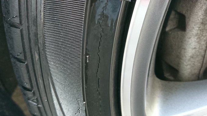 タイヤのひび割れの許容範囲はどれくらいなのか解説 Mfit Style