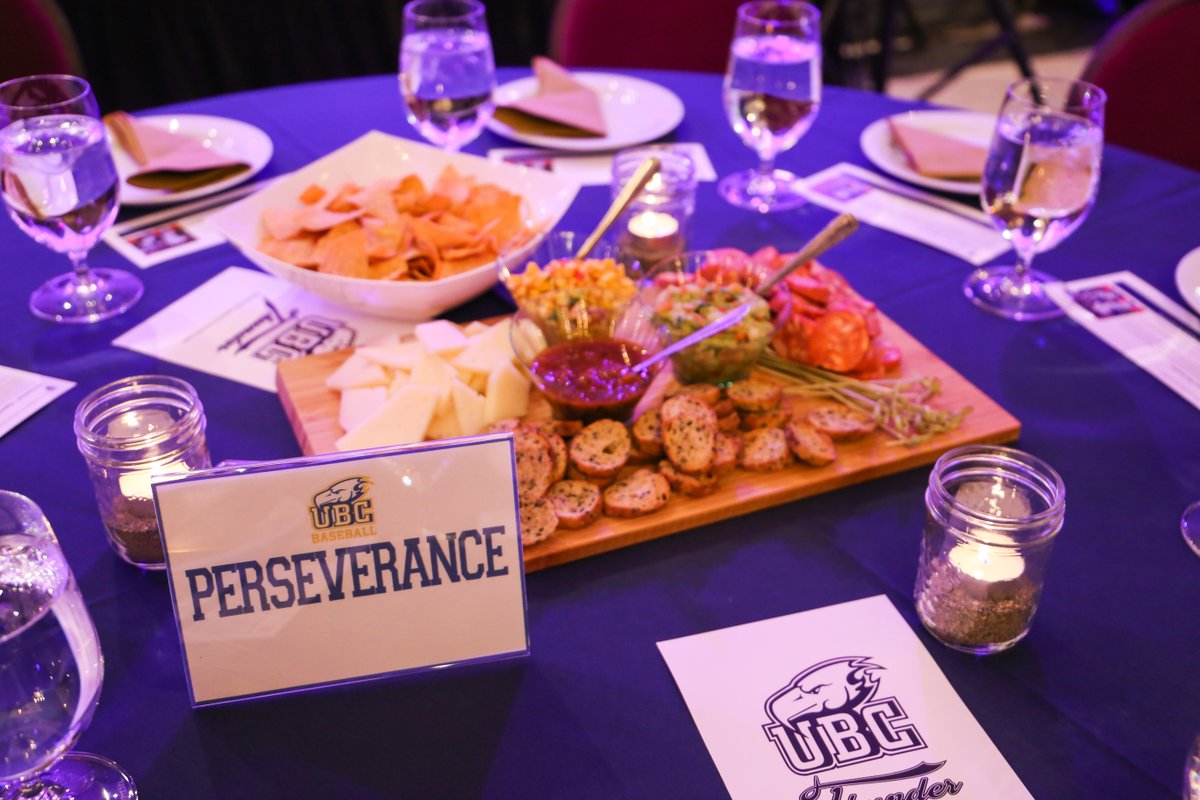 ubc_baseball's tweet image. We are only 3️⃣ weeks away from our 2nd annual Thunderstrum ⚡️ Your ticket buys you a delicious Taco Buffet and dessert, drink ticket, exciting silent auction, and a live performance from Bill Henderson of Chilliwack 🎸

Invite your friends! Tickets: bit.ly/38jlz7f