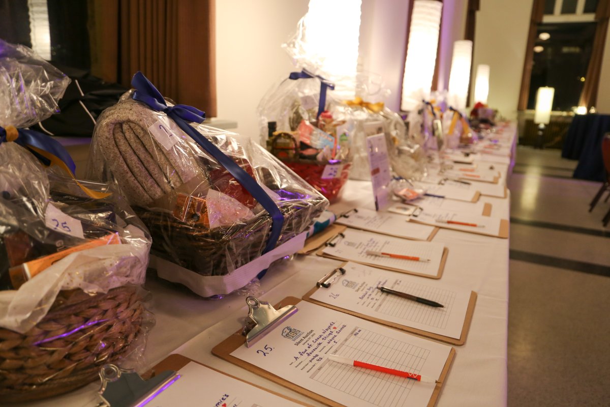 ubc_baseball's tweet image. We are only 3️⃣ weeks away from our 2nd annual Thunderstrum ⚡️ Your ticket buys you a delicious Taco Buffet and dessert, drink ticket, exciting silent auction, and a live performance from Bill Henderson of Chilliwack 🎸

Invite your friends! Tickets: bit.ly/38jlz7f