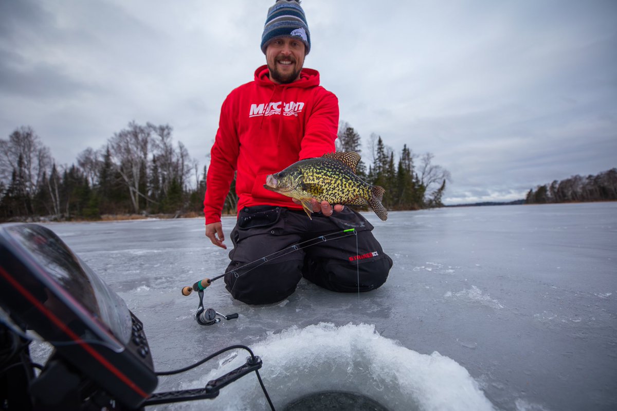 Fully adjustable zoom makes finding those crappie easy!