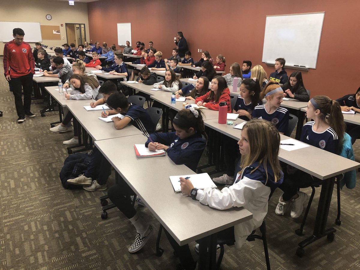ChicagolandUtd's tweet photo. 🔥 Last night our players &amp; coaches had the privilege of hanging out with the @cffcPASS Program team, taking part in their Core Values &amp; Mental Skills workshop as well as Leadership Training 🔥⁣

🙏🏻Thank you #cffcPASS🙏🏻

#playerdevelopment #holisticapproach https://t.co/Gougu5wZQo