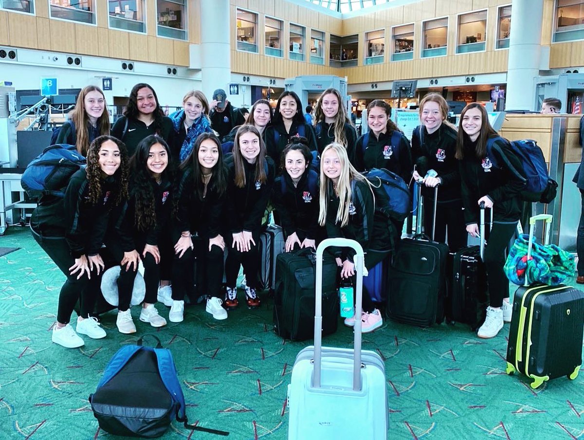 FC_Portland's tweet photo. And they are off!!! ✈️🙌 Best of luck to our 03, 02/01 and 04 @theecnl teams this week in FL for the first showcase event of the season #ECNLFL 👸💪⚽️

#lookingdope #outfitsonpoint #tracksuitseason #fcportland #oregonsoccer #ecnl https://t.co/iU8HR7g4oF