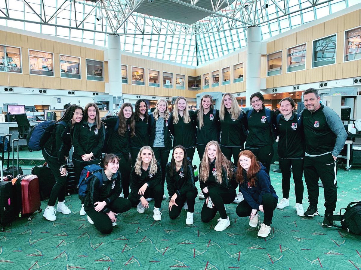 FC_Portland's tweet photo. And they are off!!! ✈️🙌 Best of luck to our 03, 02/01 and 04 @theecnl teams this week in FL for the first showcase event of the season #ECNLFL 👸💪⚽️

#lookingdope #outfitsonpoint #tracksuitseason #fcportland #oregonsoccer #ecnl https://t.co/iU8HR7g4oF