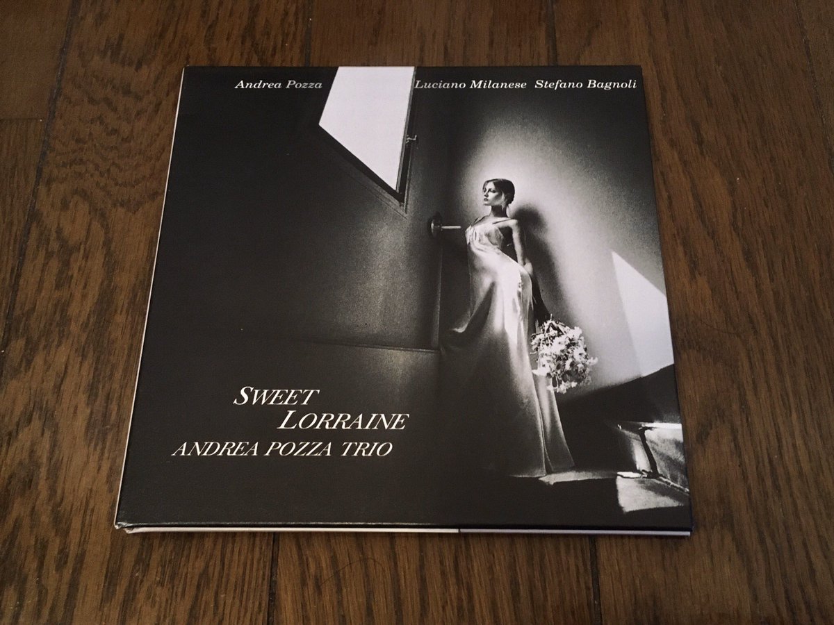 jazz_groovy141's tweet photo. #NowPlaying 
#AndreaPozza 
おはようございます😃
今朝はアンドレア・ポッツァの"Sweet Lorraine"を。
イタリア出身のピアニスト。Ｗ.ケリーやＲ.ガーランドを彷彿とさせるスィングピアノですよ😆

Luciano Milanese (b)
Stefano Bagnoli (ds)

If I Had You https://t.co/cZc1Md9Sdw @YouTubeより https://t.co/ekpZ3HMimf