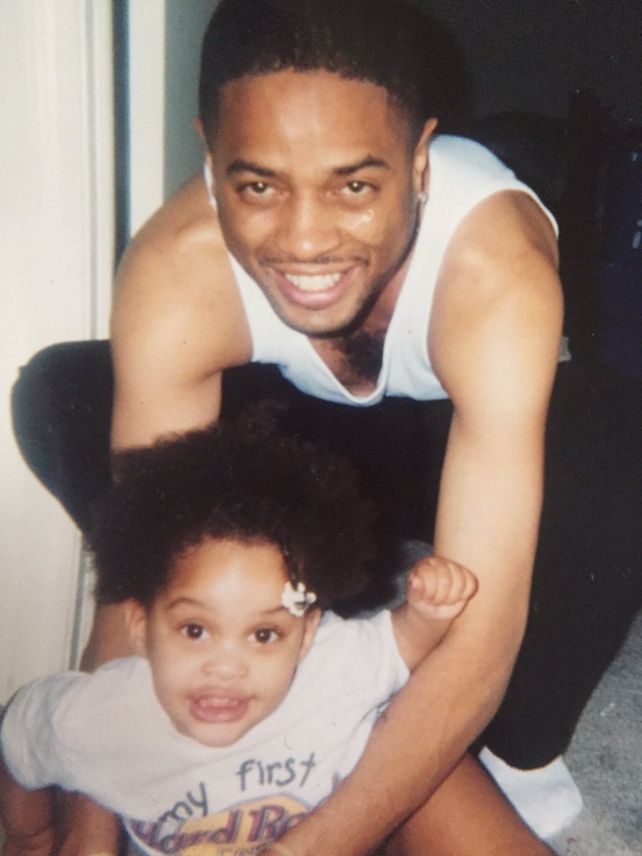 iamsydneymonae's tweet photo. my dad nd me VS me 🥰 #ripmook 🤍 https://t.co/uGGQvqfxiu