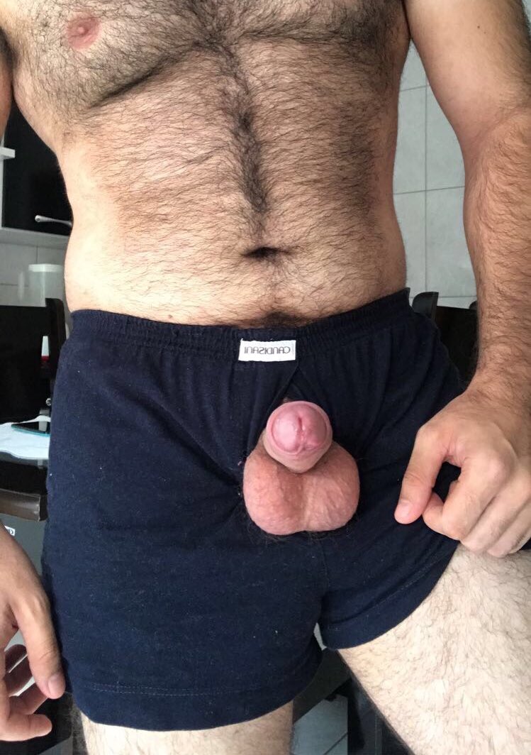 brothermacho69's tweet photo. Nem de esquerda, nem de direita ... do meio 😈 https://t.co/EACfMOoQ83