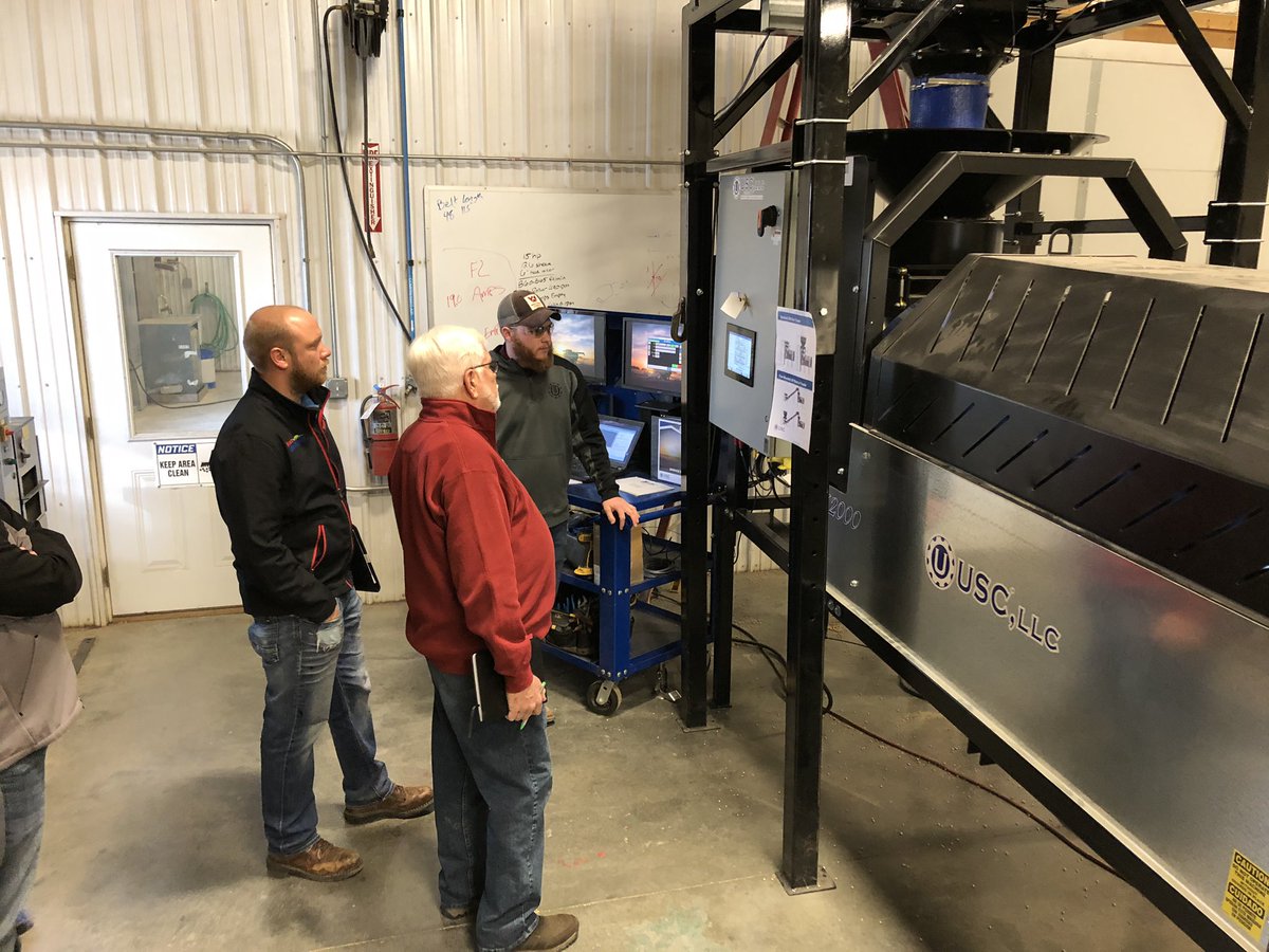 DirectEntInc's tweet photo. ‘‘Tis the season” #Seedtreating is around the corner and your Direct Enterprise Team is ready to support your technical needs! @USC_LLC #AT500H #thedeidifference #seedtreatments #treatingmadeeasy https://t.co/rPwM1tkXWj