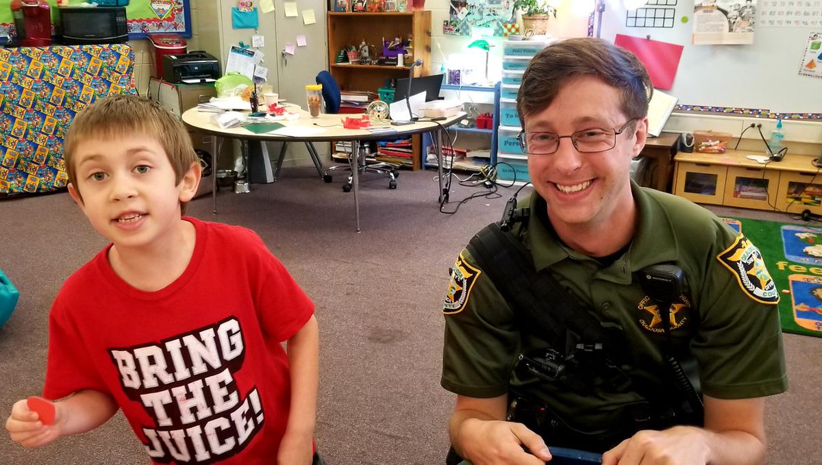 KESBulldogs's tweet photo. We celebrate our SRO, Deputy Chris Dugre, on National Law Enforcement Appreciation Day.  We appreciate all you do to keep our campus safe! @OCSD1  @OCSOALERTS #EveryoneIsImportant #differenceMakers #THISisKenwood https://t.co/iwnFH3o2zX
