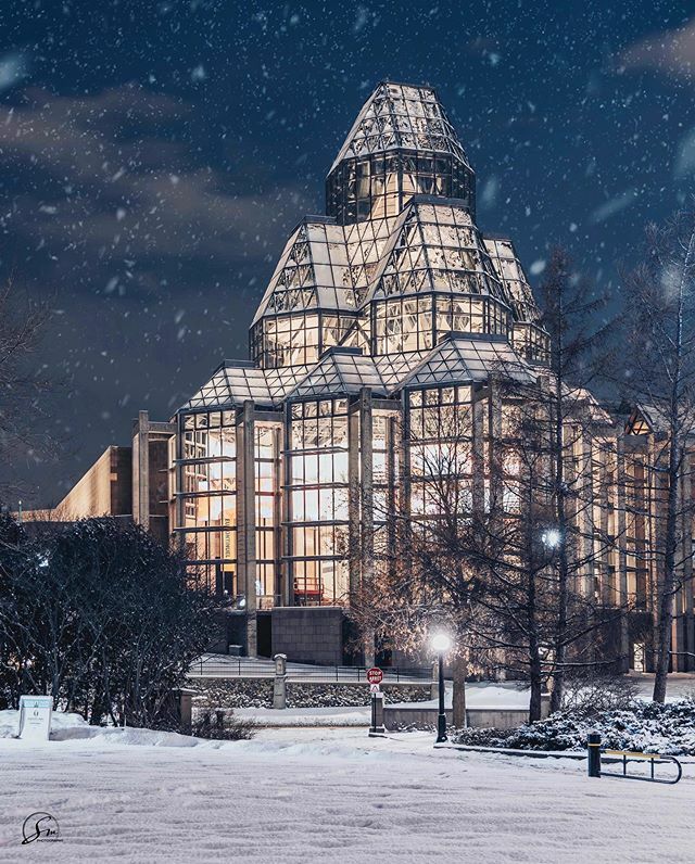 ASolisMontero's tweet photo. Followed by a closeup of the National Art Gallery covered in a thin layer of snow ❄️ __________
#exlorecanada #paradisecanada #myottawa #igersottawa #ottawaphotographers #ottawatourism #narcityottawa #facesottawa #ottawaphoto #livelovecanada #ottawalife… https://t.co/gP0MZIJe56 https://t.co/BSGjn7O8ah