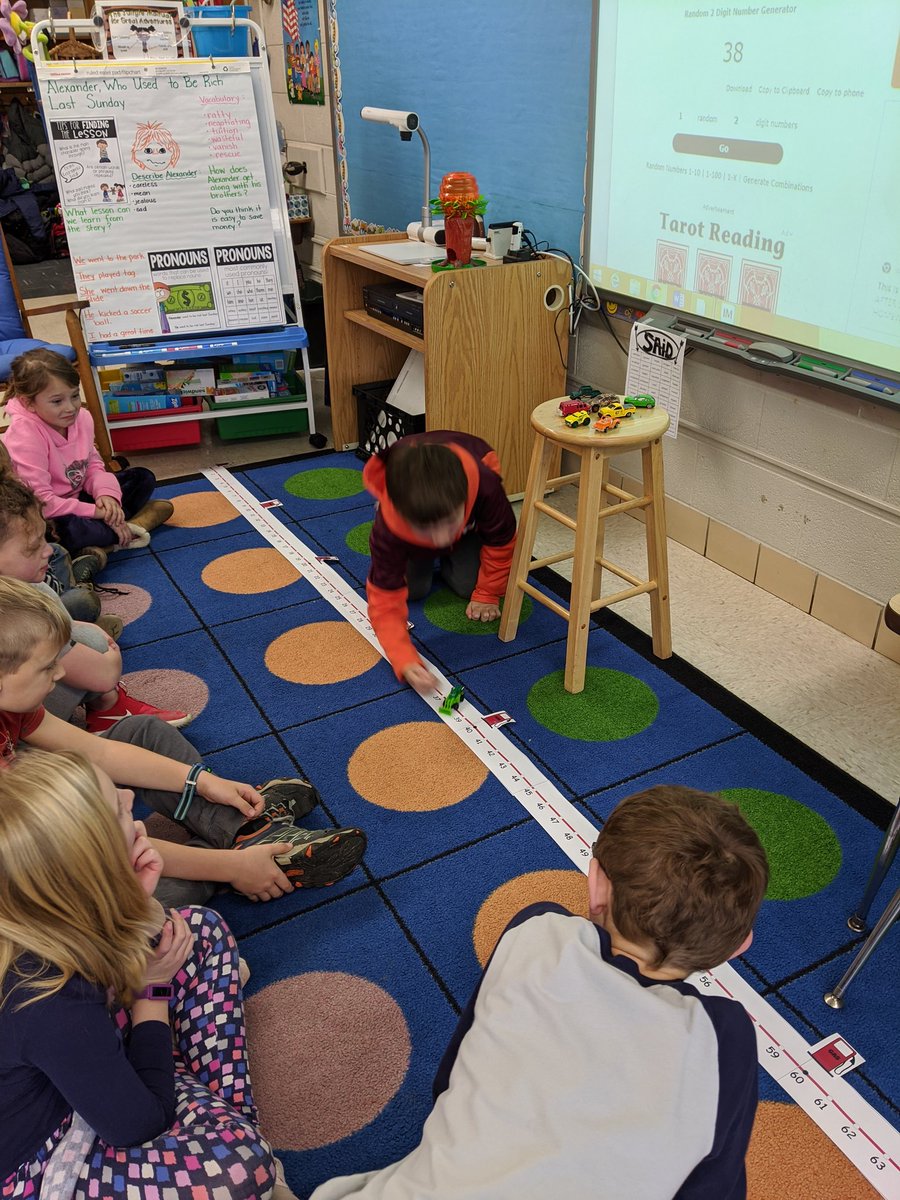 mrssalyersclass's tweet photo. "You drove your car 78 miles and you ran out of gas... Which gas station would be closer, the one at mile 70 or 80?" That's how we practiced rounding to the nearest ten today so that we could estimate differences. @MBESBears @mcps_va https://t.co/b2pNtiaHLA