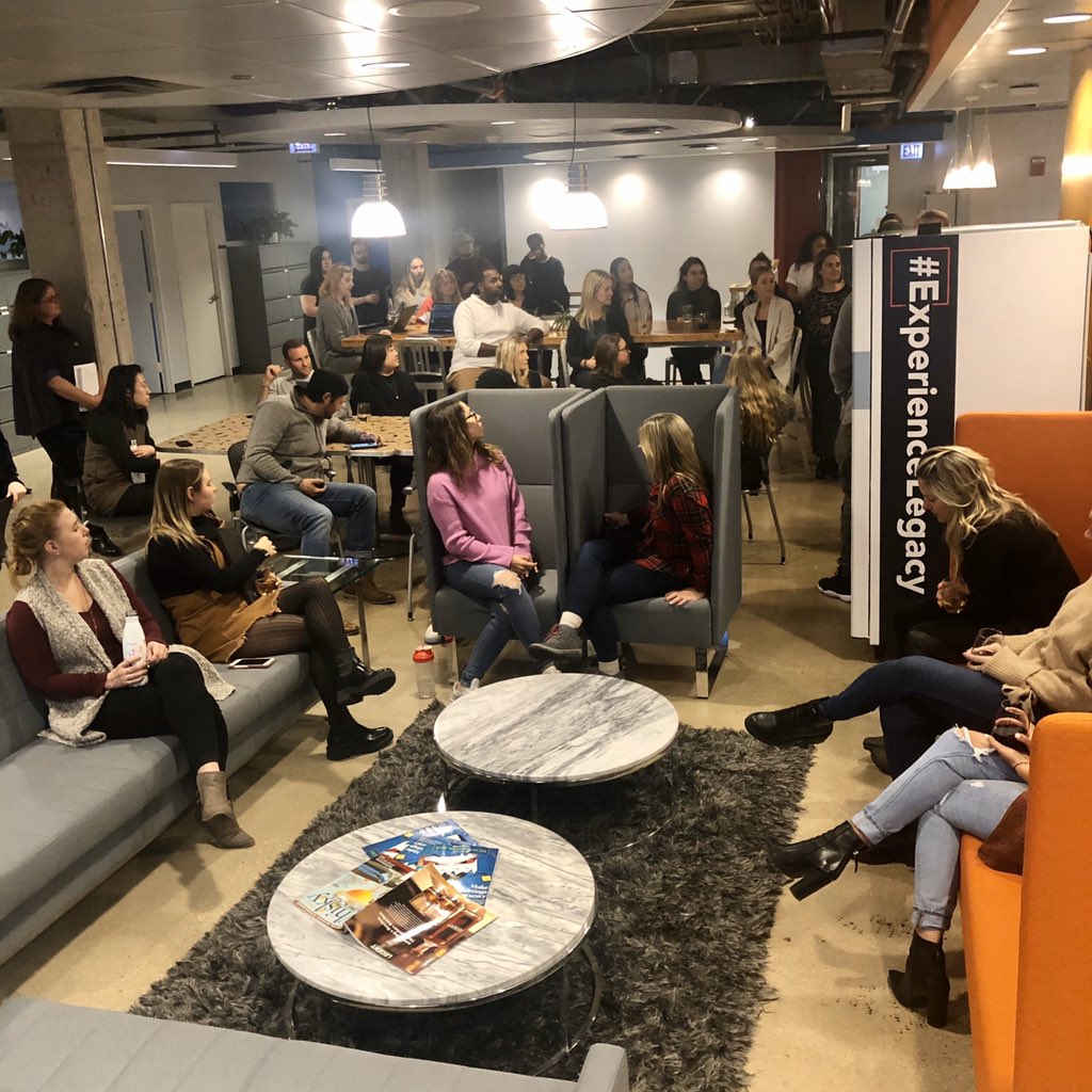 Culture_Content's tweet photo. My old man’s pepperoni pizza bread was a hit at @legacymarketing‘s First Thursday! 🍕🥖🙌 #throwbackthursday #jackspizzabread #experiencelegacy #firstthursday #chicago #rivernorth #marketing #events #experientialmarketing #culturecontent #pizza #pizzatime #pizzalover https://t.co/eXKb77HcPq