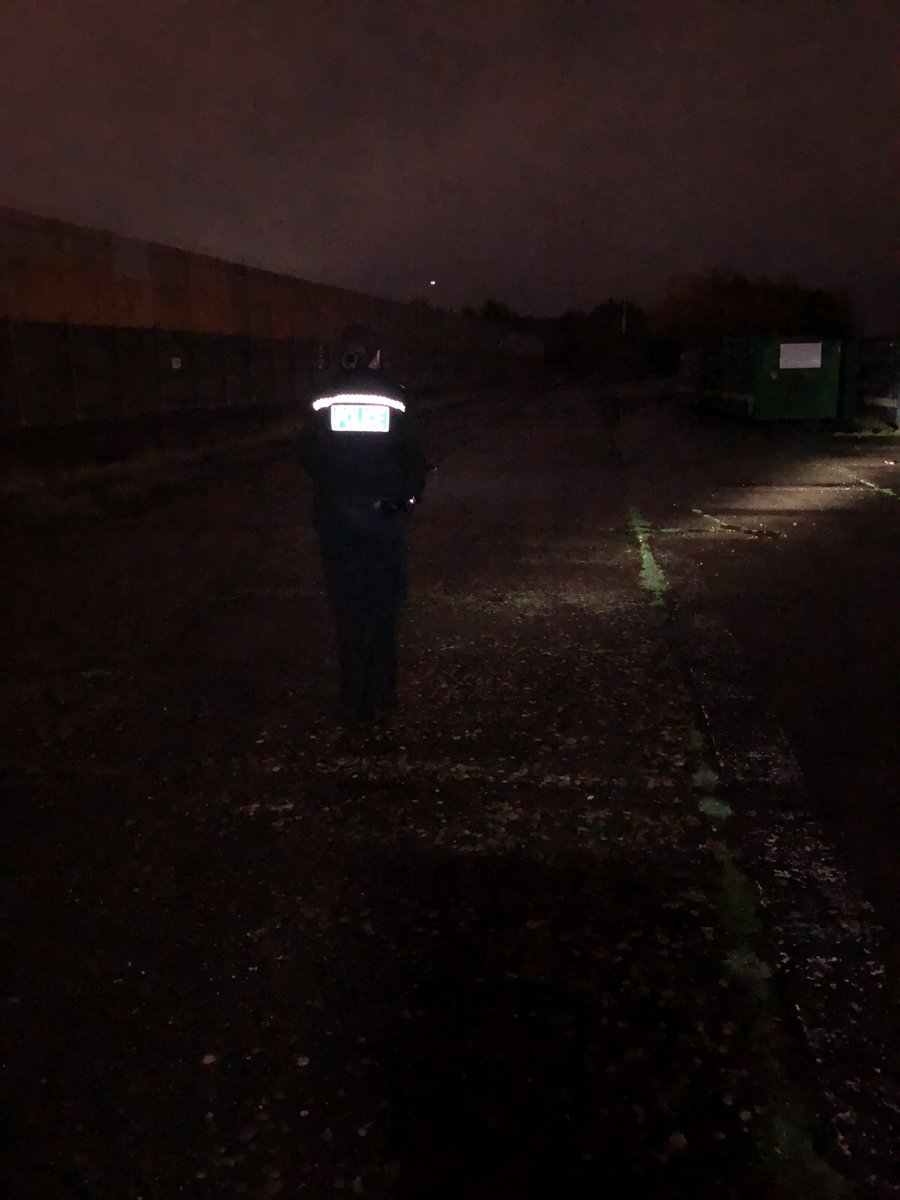 PoliceHaverhill's tweet photo. Dealt with a number of incidents tonight from #RTC to #MentalHealth related issues.
Assisted @EastEnglandAmb with getting into a property to help a injured person 🚑
Still found some time to conduct foot patrols of #HMPHighpoint
#858 #28 #NotJustFightingCrime https://t.co/jnaEVnsb2g