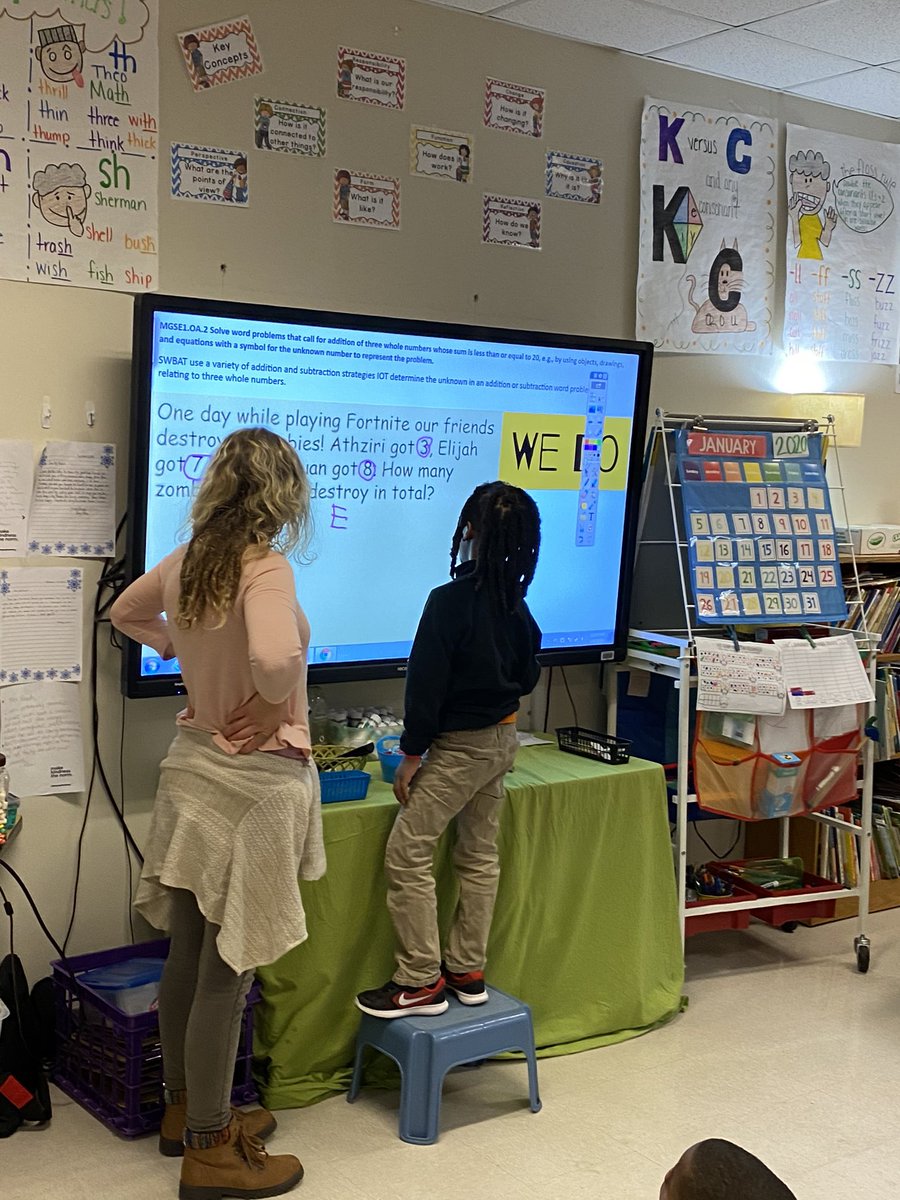 aligay1024's tweet photo. This week I had an opportunity to witness greatness in @MrsBeach17 class. Super proud of our first graders #believe #thepeytonway @peytonprincipal @TamHarrisAP https://t.co/ubwJ4rHTBa