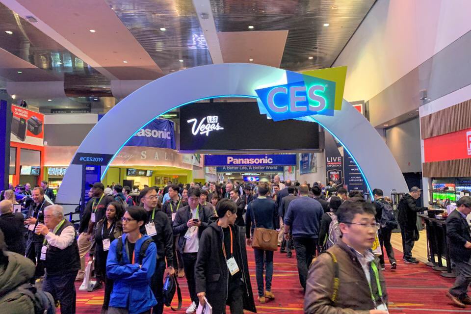 UIS_SV's tweet photo. CES2020 @CES started from Jan 7 to Jan 10 in Las Vegas. Over 5000 companies, like @Apple @Microsoft @Sony @HaierFamily @SamsungUS @Huawei , joint this super party. 5G and Smart home became the hottest theme in CES2020.   #ces2020vegas #ces2020 #lasvegas #expo https://t.co/SmtwVU8tEL