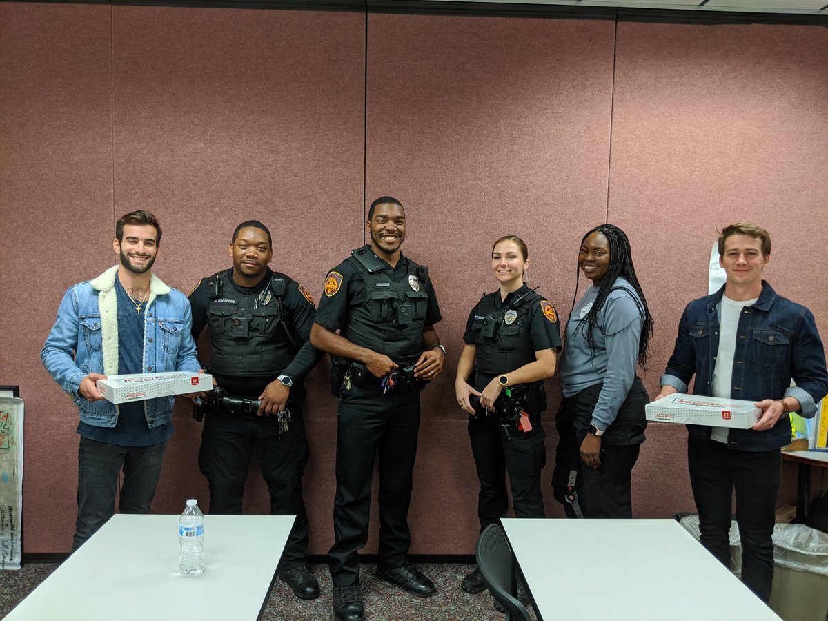 PoliceFsu's tweet photo. Big thank you to FSU Kappa Sigma for the hot and fresh doughnuts for our night shift officers!!
#thankyou #fsu #krispykreme #fsupd https://t.co/6jwHekEhzH