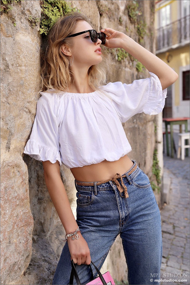Thierry_Fashion's tweet photo. Clarice for https://t.co/PnJXoIq352 Postcard from Lisbon #mplthierry #thierrympl #mplmodels #mplstudios #arthouse https://t.co/0H7k4ie3NW