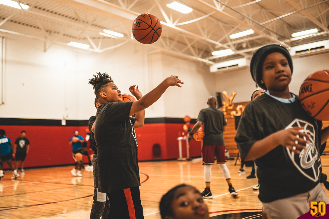 cavs's tweet photo. Thankful to have dedicated our 7th renovated basketball court with the @CityofCleveland tonight in Glenville. 

50 neighborhood kids were also treated to a free clinic with @cavsyouthsports following a ribbon-cutting ceremony. ❤

#BeTheRight | #CavsCare https://t.co/OR7GRyLv9N