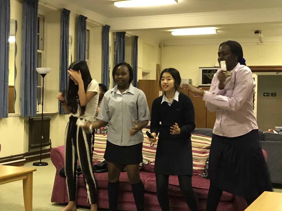 rmsboarders's tweet photo. Lots happening in Harris house tonight Y7 taster evening the digestive biscuit challenge and the chocolate game and Y 8 Lets dance welcoming new students - fun fun fun. #iloveboarding #rmsboarding https://t.co/rxUA504sEx
