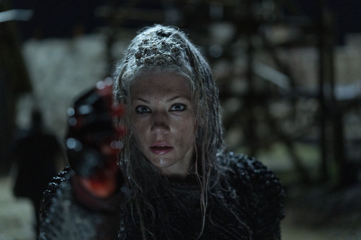 KatWinnickFans's tweet photo. 📸| #Vikings 6.06 "Death and the Serpent" 

[+4] *Additional* HQ Production Stills https://t.co/VpWgiggutC

#Lagertha #KatherynWinnick #Vikings6 ⚔️ https://t.co/JfUJRtdE6A