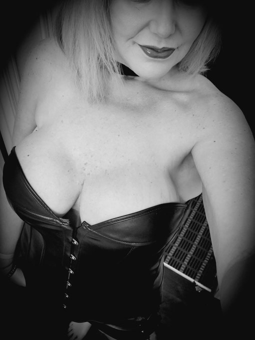 https://t.co/2vccKiOEZx  I posted a new tub play pic today. Along with a few other action pics. https://t<a href="/tag/retweeet"class="tags"><span>#retweeet</span></a>