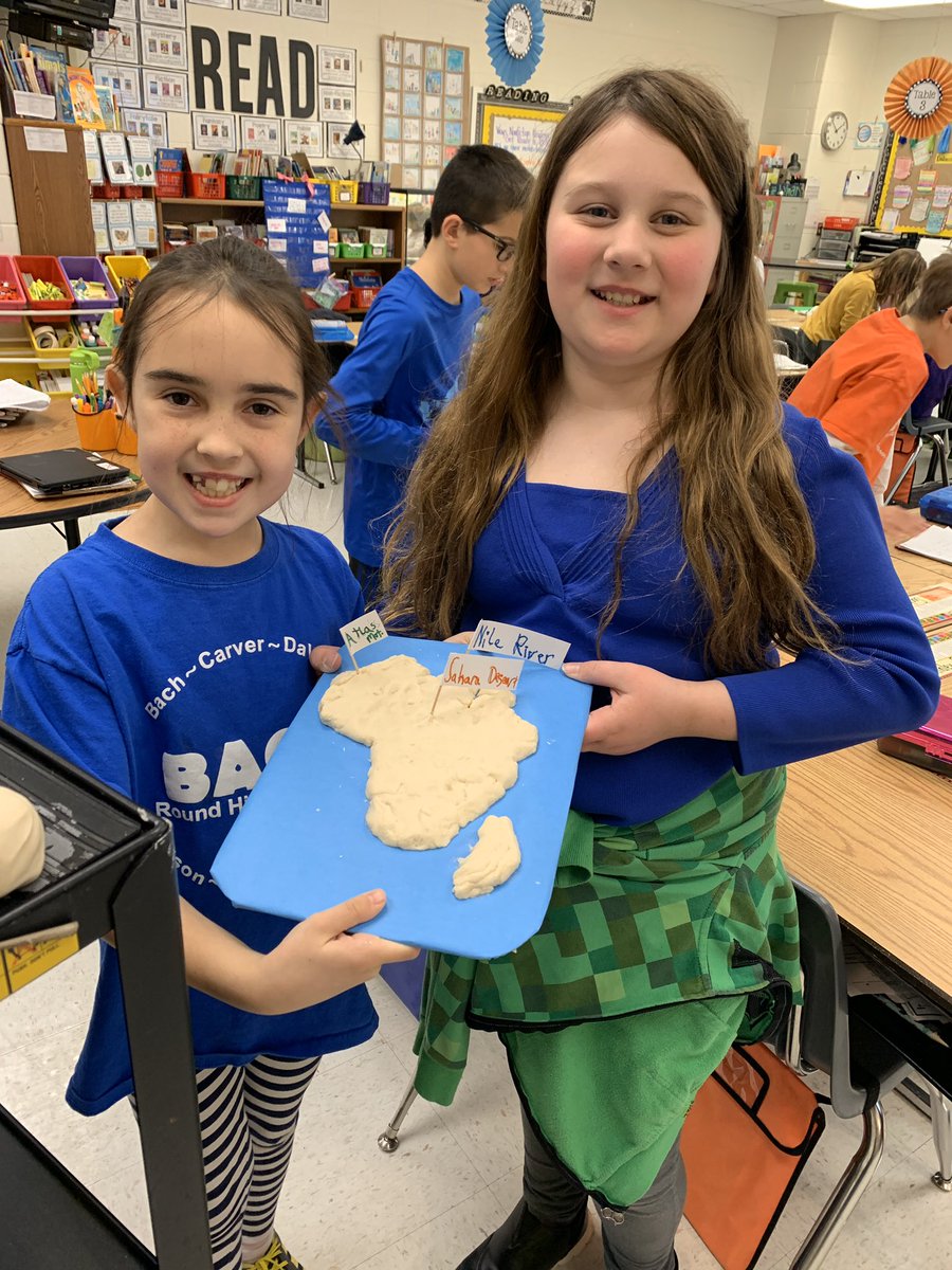 JanieLyman's tweet photo. Salt dough continent projects!  Thank you parents for making the dough! 🙌🏻 https://t.co/VttNNhfRhi