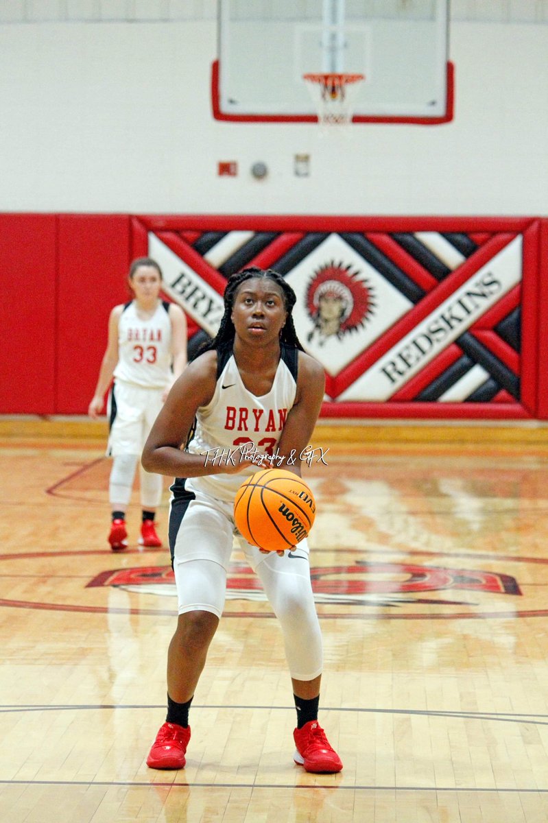 coachmincey's tweet photo. 2020 Olonna Rawls is averaging 32pts 9rebs 5stls the last 2 games! Rawls now has 1968 career points @BryanCountyHS #chasing2000 #hiddengem #winner #912made @Lxnnnaaa @CSUCougarsWBB @AJCclassAAblog @starz_media @getonband https://t.co/fwhFNzEv9A