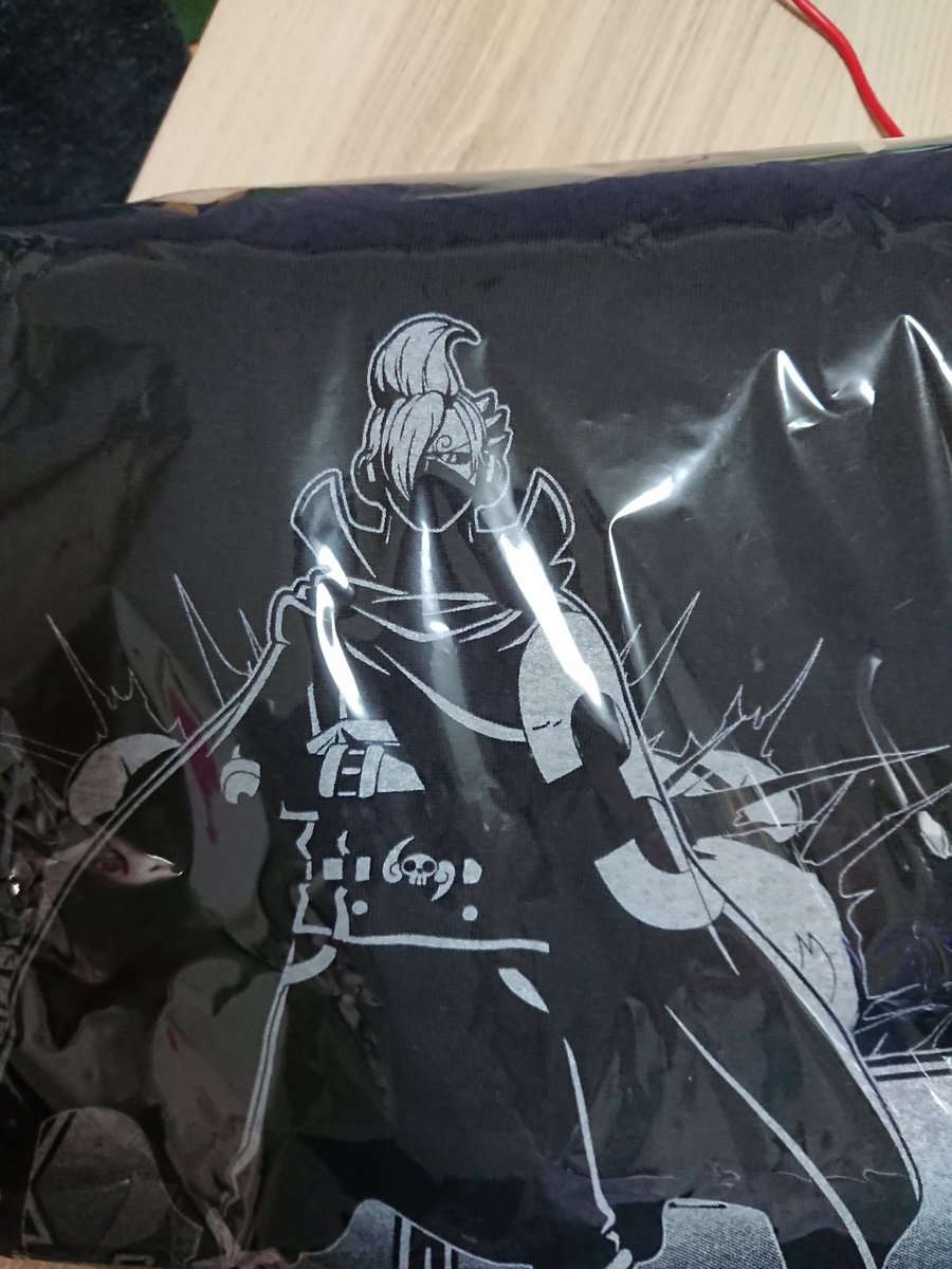 ダダン あれ この前買ったおそばマスクのtシャツがない まさか正月に来たやつらの中で 誰か持っていったとか ワンピース おそばマスク ジェルマ66