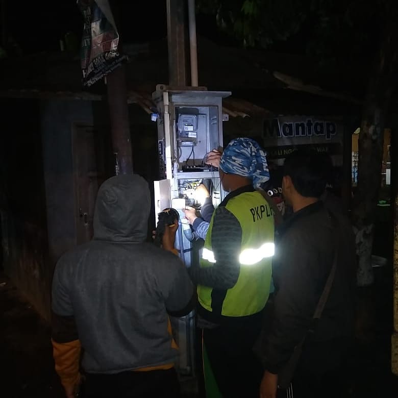 pkplhkudus's tweet photo. Bu Siti
Matur nuwun info nya. Monggo, sudah diperbaiki kawan kawan . Maaf, kalau selama ini mengganggu kenyamanan panjenengan . Oh iya, jangan buang sampah sembarangan. Pilah dari rumah nggih. https://t.co/EqSRO0Z4cn