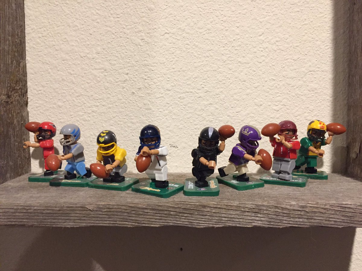 mindfinger's tweet image. And today I finally completed @TheAAF figurine collection lol