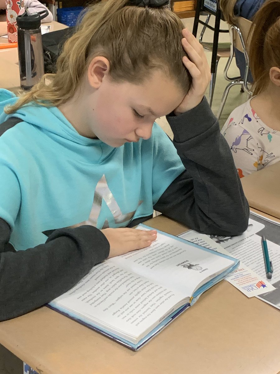 holt_RHS_MathIn's tweet image. Today a reader, tomorrow a leader!📚#fifthgradereads @@LES_Panthers