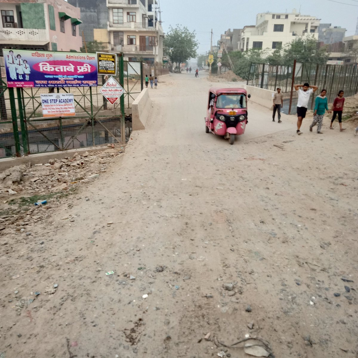ShankarPadhy1's tweet photo. Our grivences are not yet sloved by Mcf,Govt 4 construction of road,drainage, installation of Transformer, closure of illegal roads trespassing through sector 91 Surya nagar pH 2 East block Faridabad, removal of encrochment in trikona land, regular drinking water supply .Pls act. https://t.co/61BHNiejle