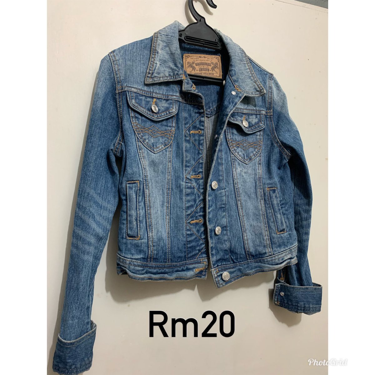 fara_myra's tweet photo. Ada lebih 50 helai preloved nak letgo murah2 ! Siapa nak tgk boleh DM no tel ya. Tq🙏🏻 https://t.co/1nzp4PDdy1